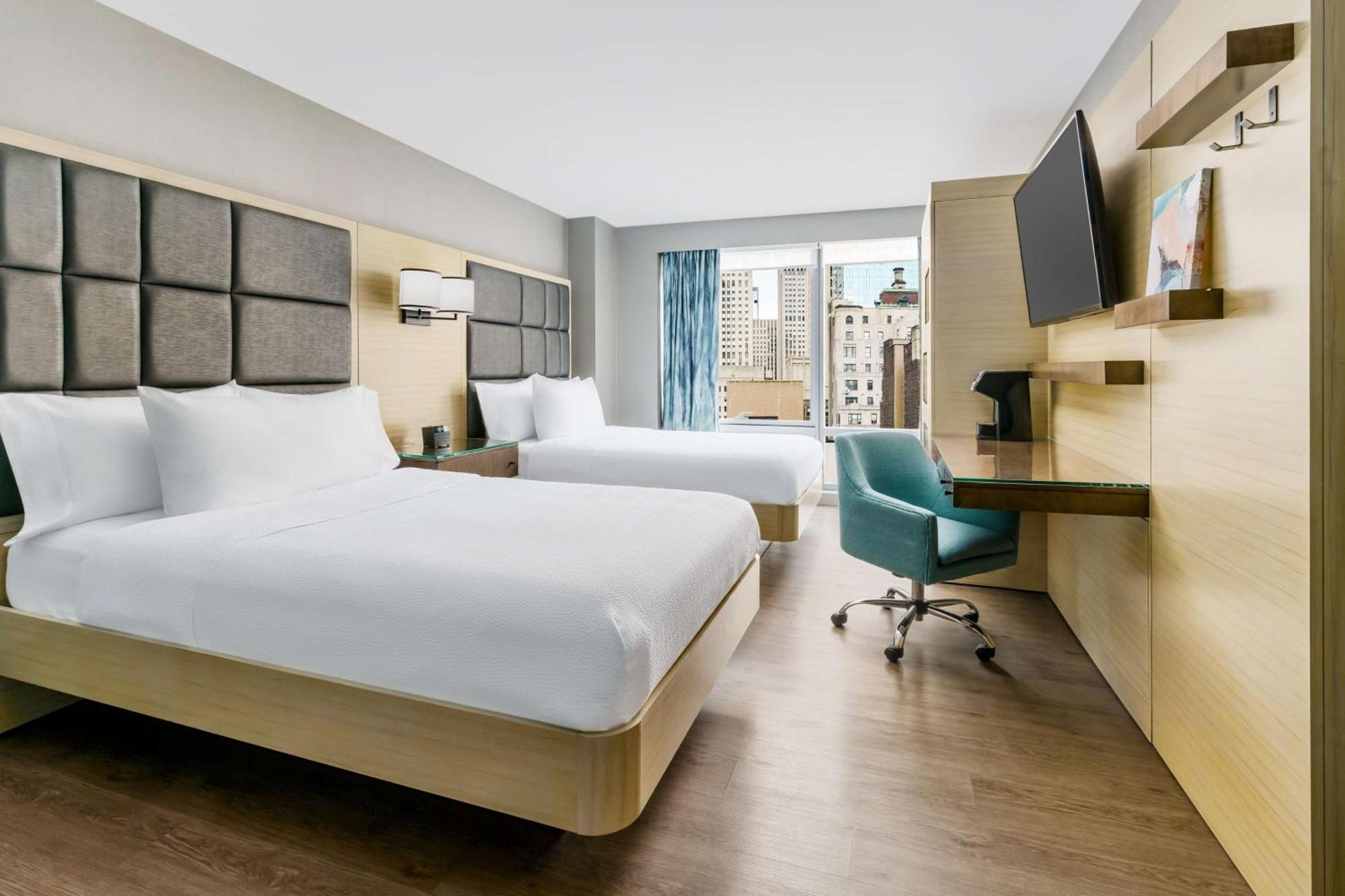 Hilton Garden Inn New York Times Square North Экстерьер фото